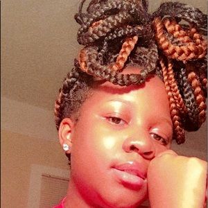 Meet your Posher, Mia